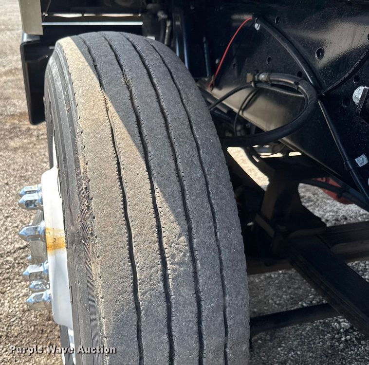 image for item NU9695 2016 Kalmar Ottawa T2 yard truck