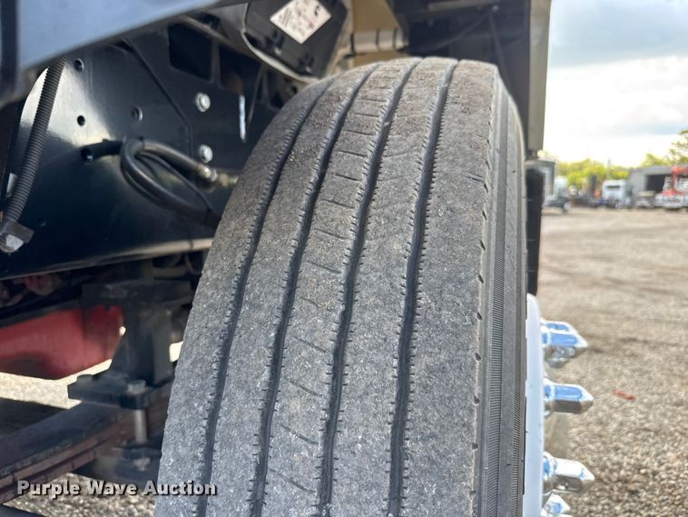 image for item NU9695 2016 Kalmar Ottawa T2 yard truck