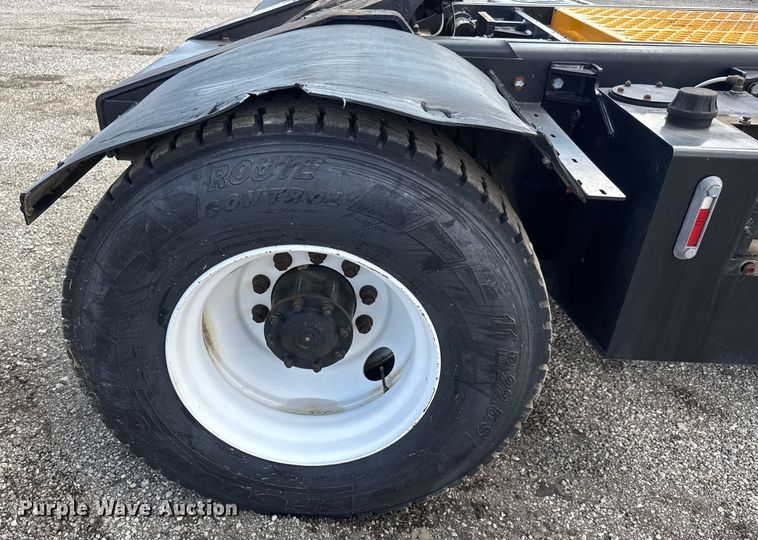 image for item NU9695 2016 Kalmar Ottawa T2 yard truck