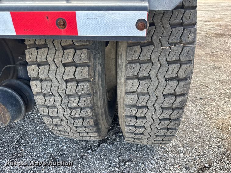 image for item NU9695 2016 Kalmar Ottawa T2 yard truck