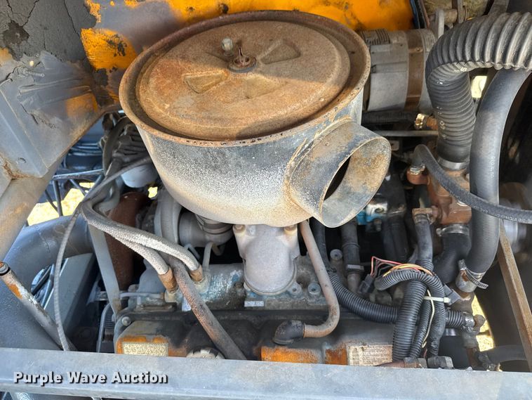 image for item NU9703 1982 Ottawa Commando 30 yard truck