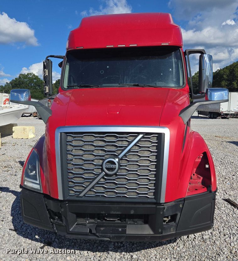 image for item YA0713 2019 Volvo VN semi truck