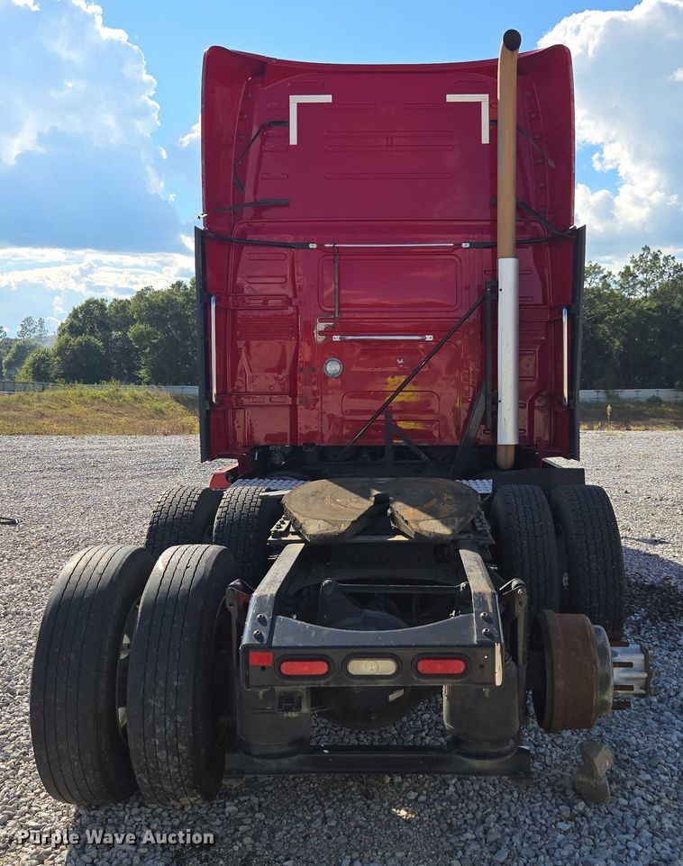 image for item YA0713 2019 Volvo VN semi truck