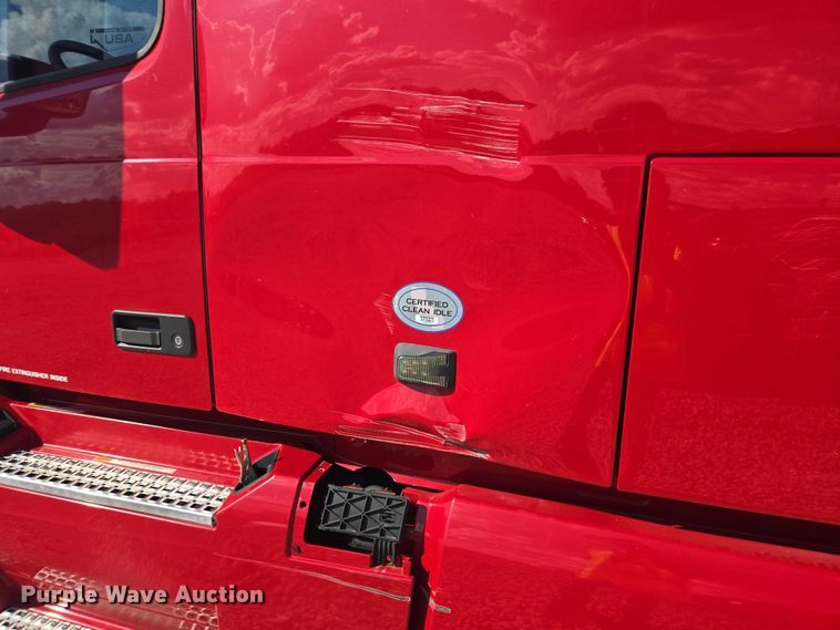 image for item YA0713 2019 Volvo VN semi truck