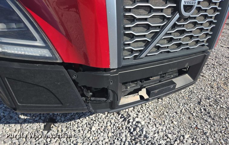 image for item YA0713 2019 Volvo VN semi truck