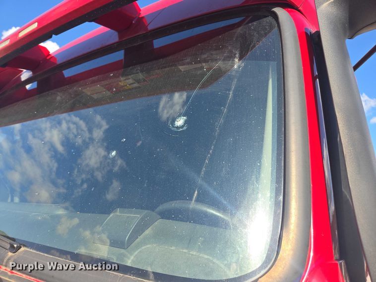 image for item YA0713 2019 Volvo VN semi truck