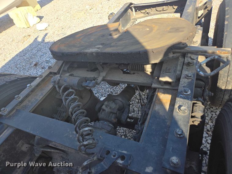 image for item YA0713 2019 Volvo VN semi truck