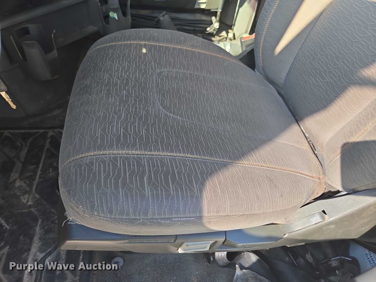 image for item YA0713 2019 Volvo VN semi truck