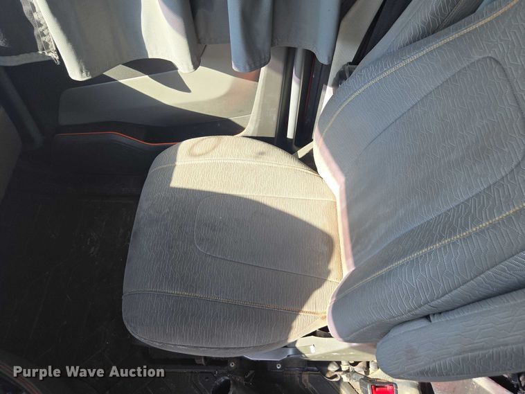 image for item YA0713 2019 Volvo VN semi truck