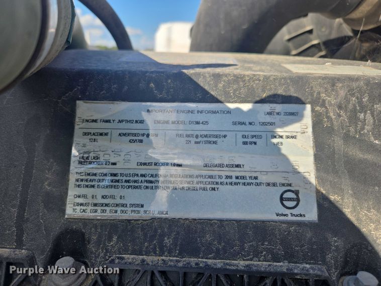 image for item YA0713 2019 Volvo VN semi truck