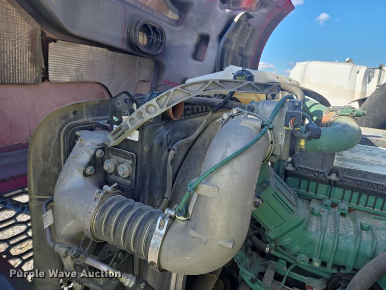 image for item YA0713 2019 Volvo VN semi truck