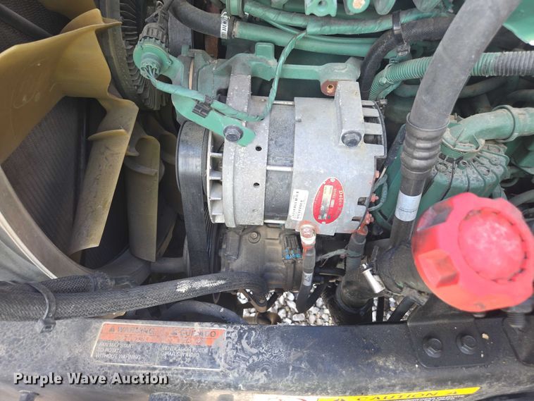 image for item YA0713 2019 Volvo VN semi truck