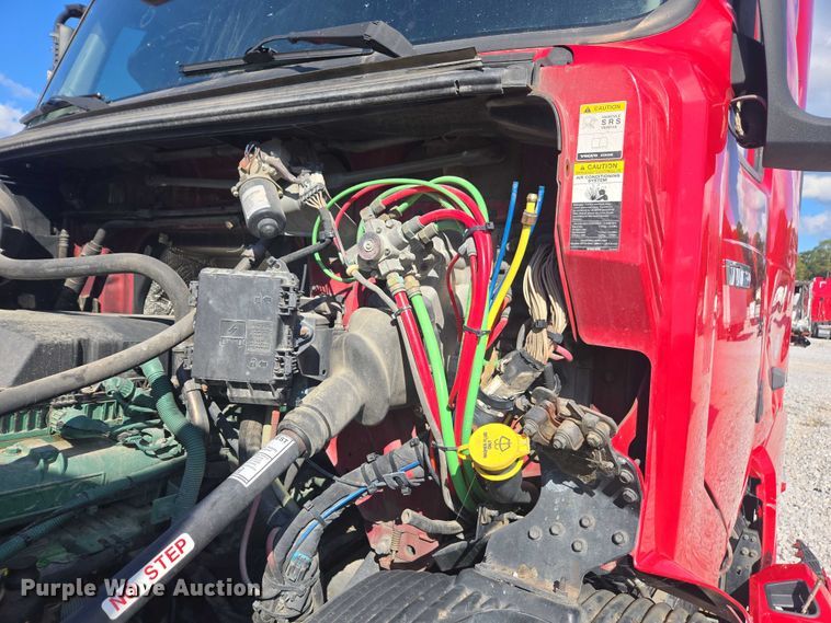 image for item YA0713 2019 Volvo VN semi truck