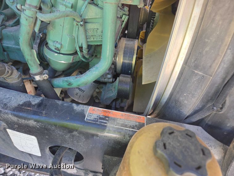 image for item YA0713 2019 Volvo VN semi truck