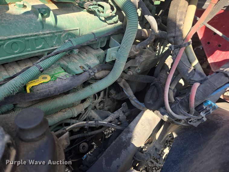 image for item YA0713 2019 Volvo VN semi truck