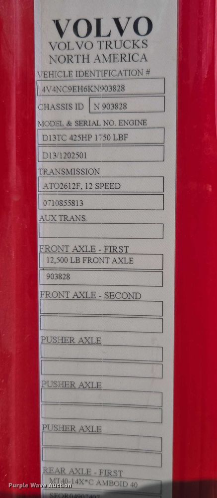 image for item YA0713 2019 Volvo VN semi truck