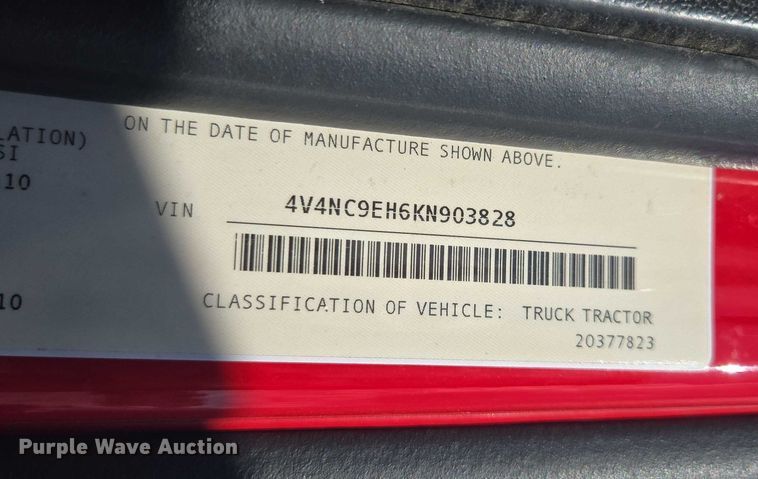 image for item YA0713 2019 Volvo VN semi truck