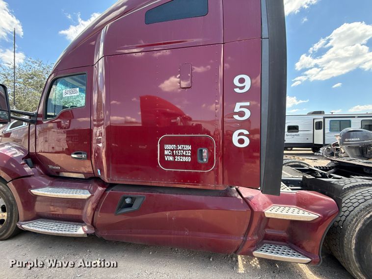 image for item YA0719 2019 Kenworth T680 semi truck