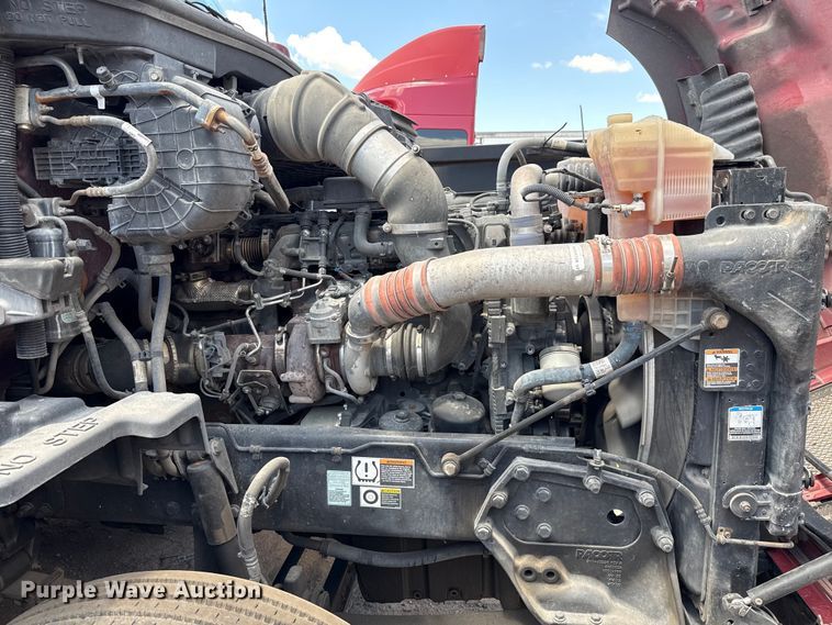 image for item YA0719 2019 Kenworth T680 semi truck