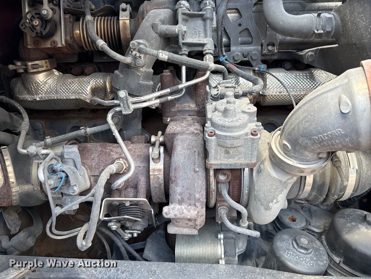 image for item YA0719 2019 Kenworth T680 semi truck