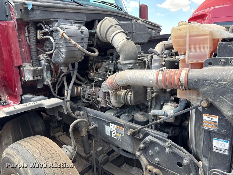 image for item YA0719 2019 Kenworth T680 semi truck