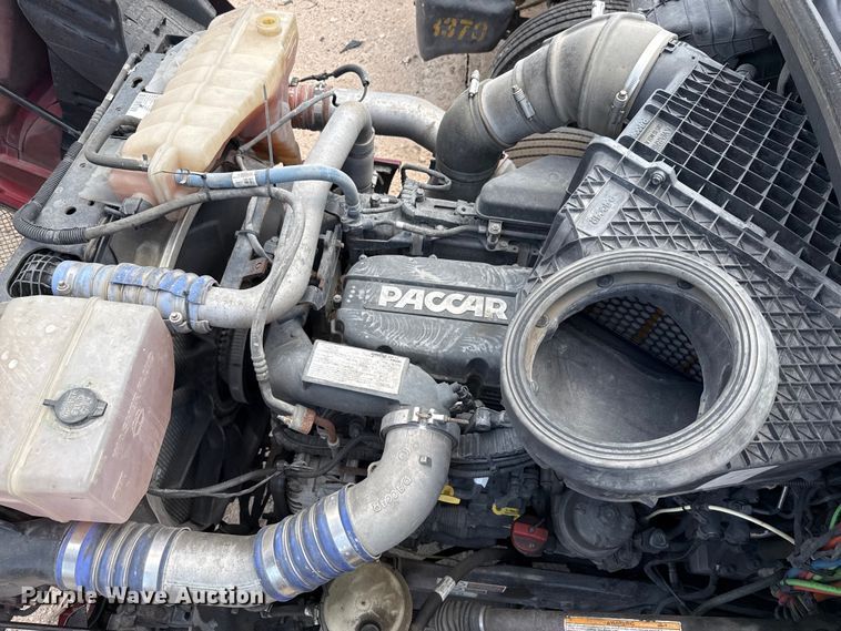 image for item YA0719 2019 Kenworth T680 semi truck