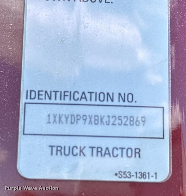 image for item YA0719 2019 Kenworth T680 semi truck