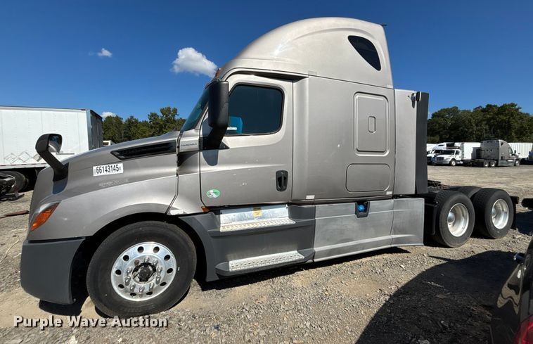 image for item YA0759 2019 Freightliner Cascadia semi truck