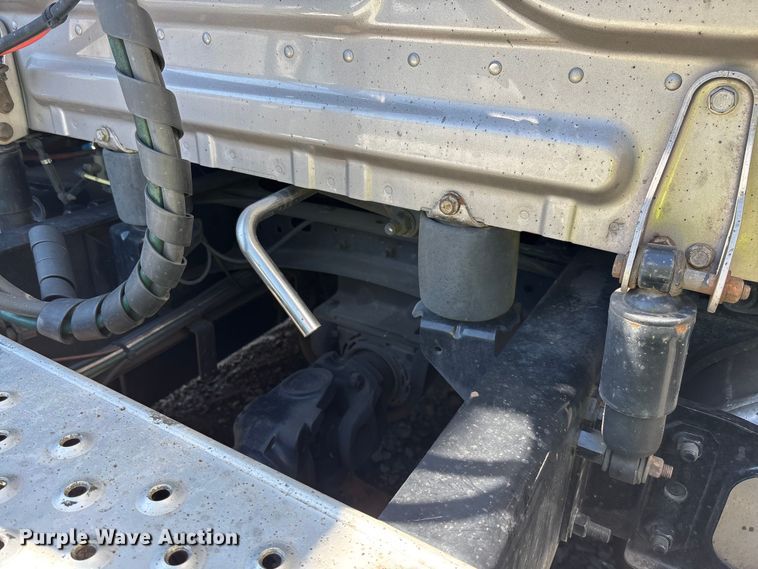 image for item YA0759 2019 Freightliner Cascadia semi truck