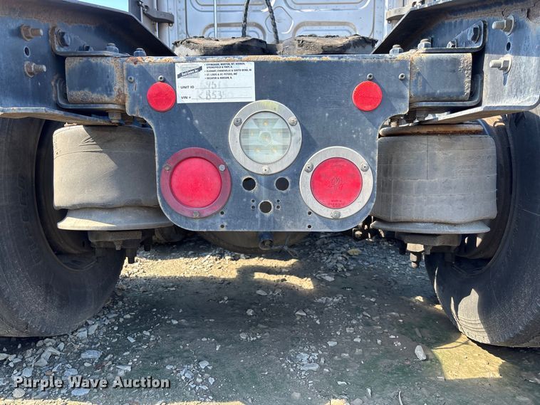 image for item YA0759 2019 Freightliner Cascadia semi truck