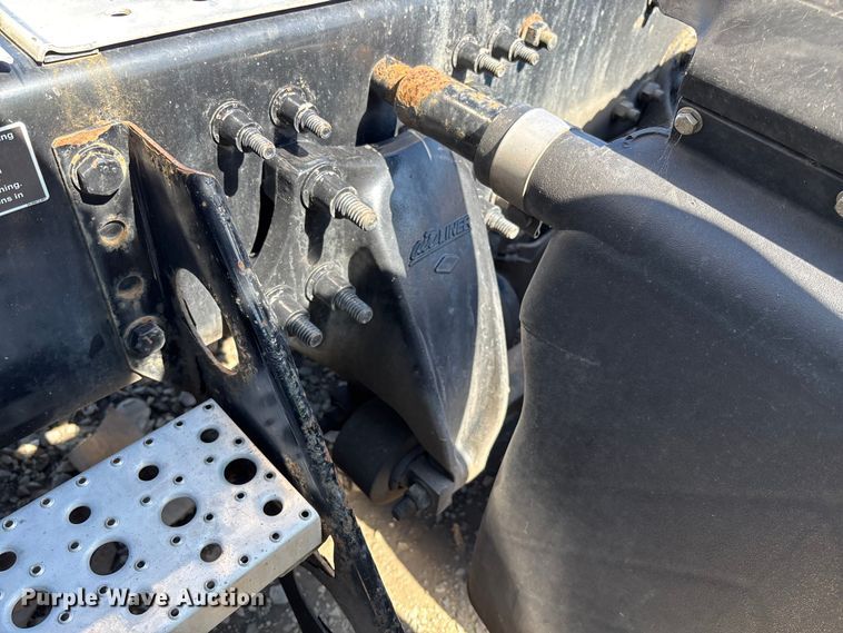 image for item YA0759 2019 Freightliner Cascadia semi truck