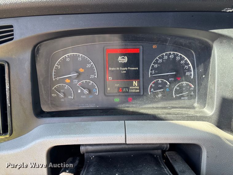 image for item YA0759 2019 Freightliner Cascadia semi truck