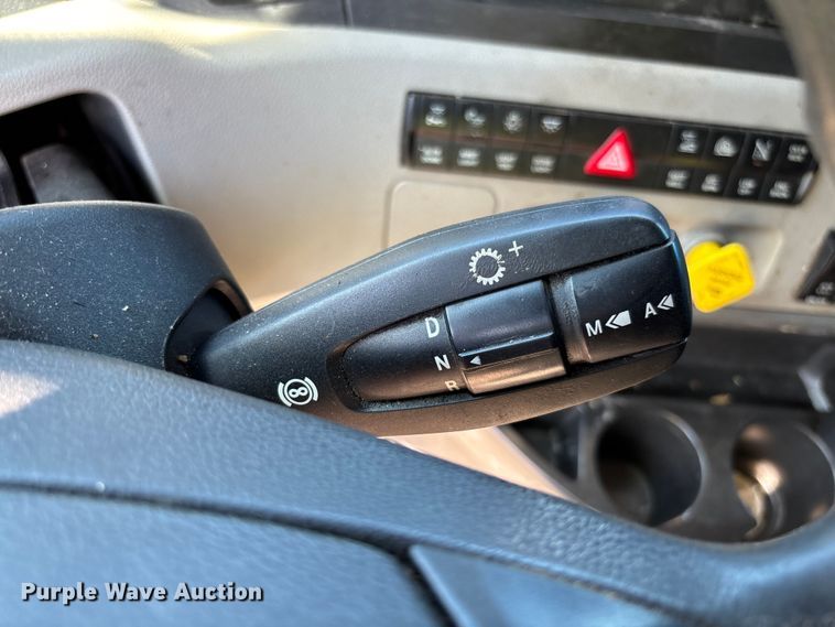 image for item YA0759 2019 Freightliner Cascadia semi truck