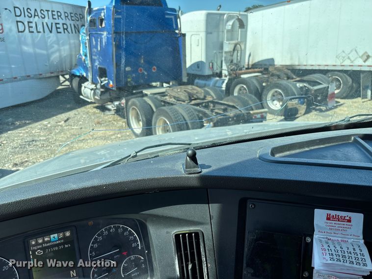 image for item YA0759 2019 Freightliner Cascadia semi truck