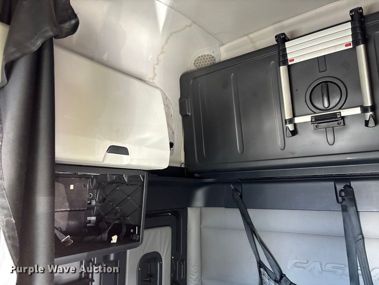 image for item YA0759 2019 Freightliner Cascadia semi truck