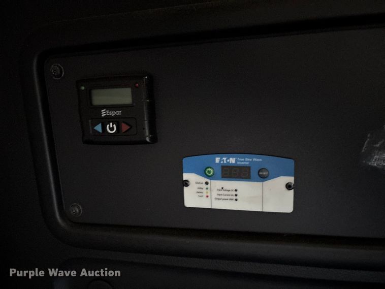 image for item YA0759 2019 Freightliner Cascadia semi truck