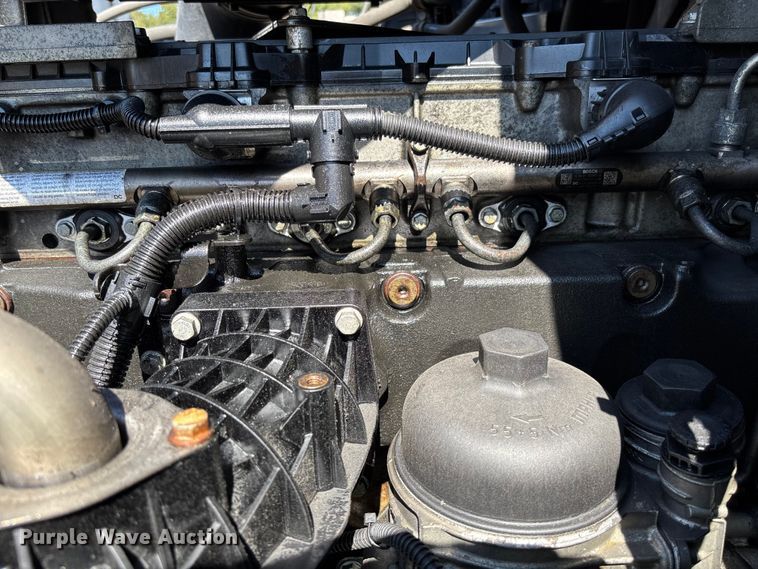 image for item YA0759 2019 Freightliner Cascadia semi truck