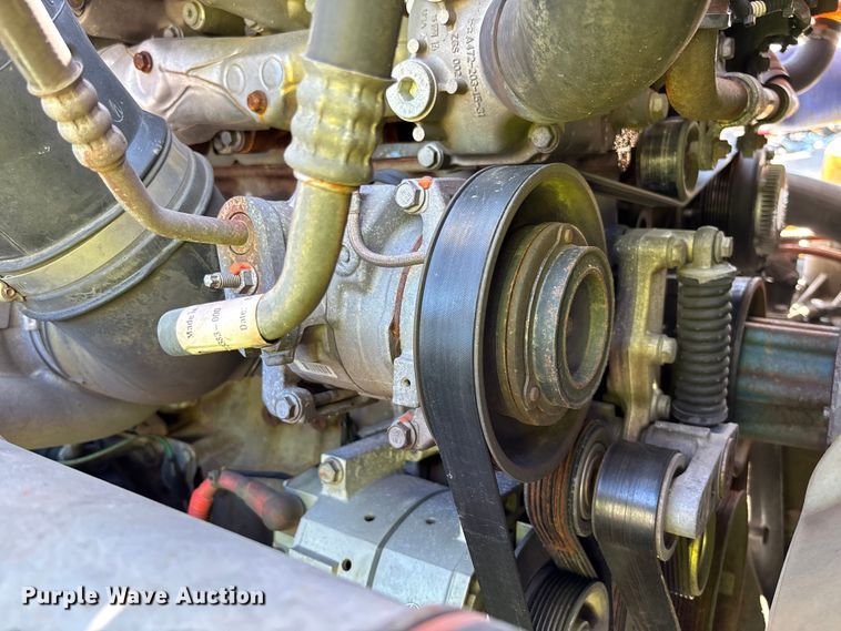 image for item YA0759 2019 Freightliner Cascadia semi truck