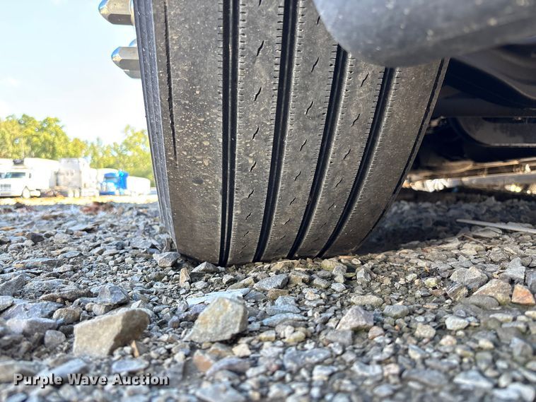 image for item YA0759 2019 Freightliner Cascadia semi truck