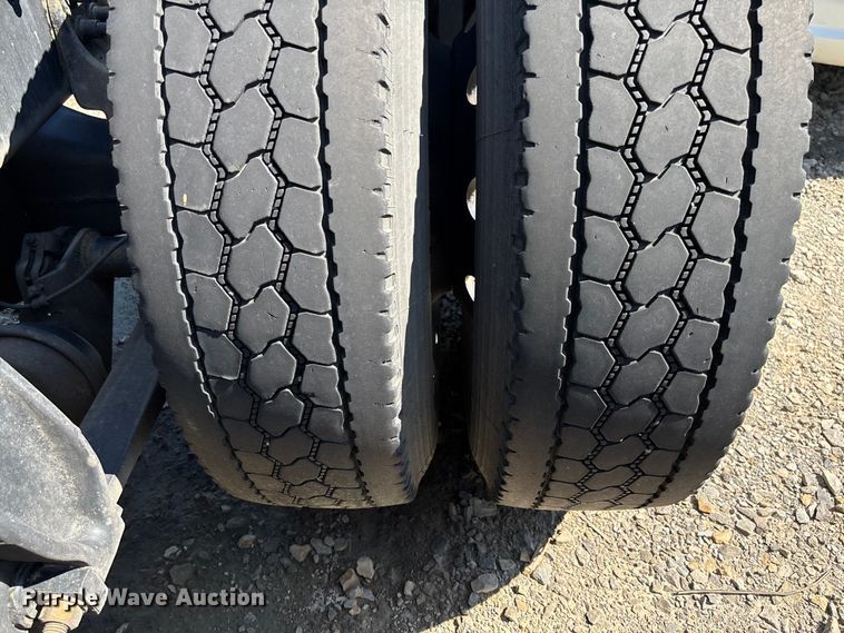 image for item YA0759 2019 Freightliner Cascadia semi truck