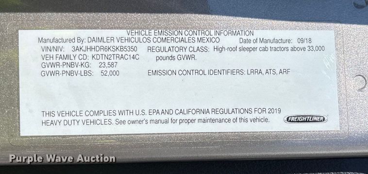 image for item YA0759 2019 Freightliner Cascadia semi truck