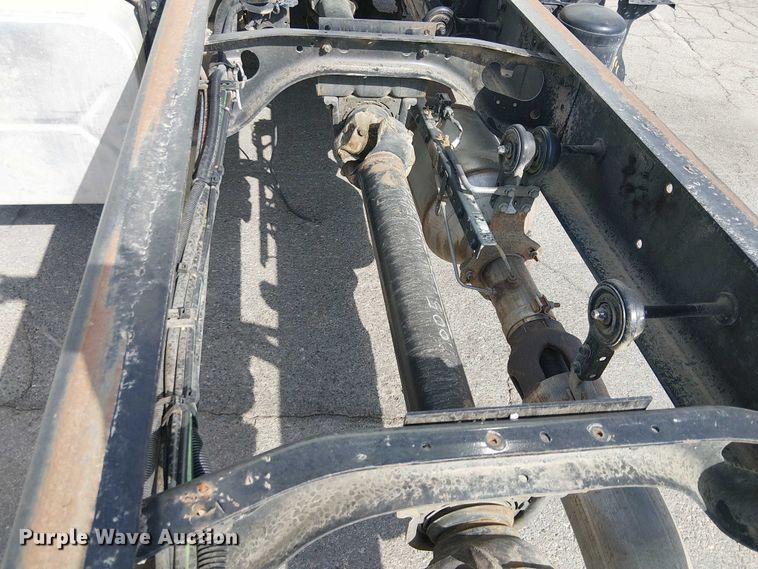 image for item YA0834 2010 International MA025 truck cab and chassis