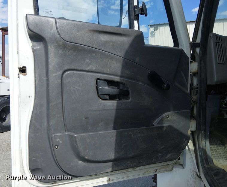 image for item YA0834 2010 International MA025 truck cab and chassis