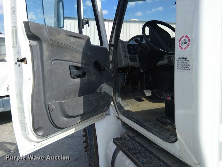 image for item YA0834 2010 International MA025 truck cab and chassis