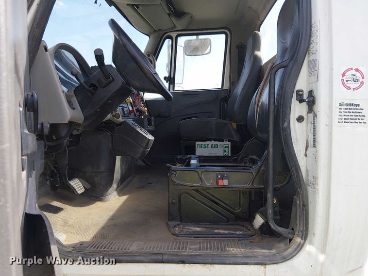 image for item YA0834 2010 International MA025 truck cab and chassis