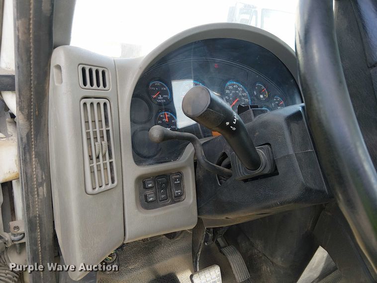 image for item YA0834 2010 International MA025 truck cab and chassis