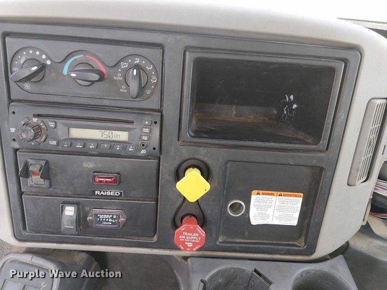 image for item YA0834 2010 International MA025 truck cab and chassis