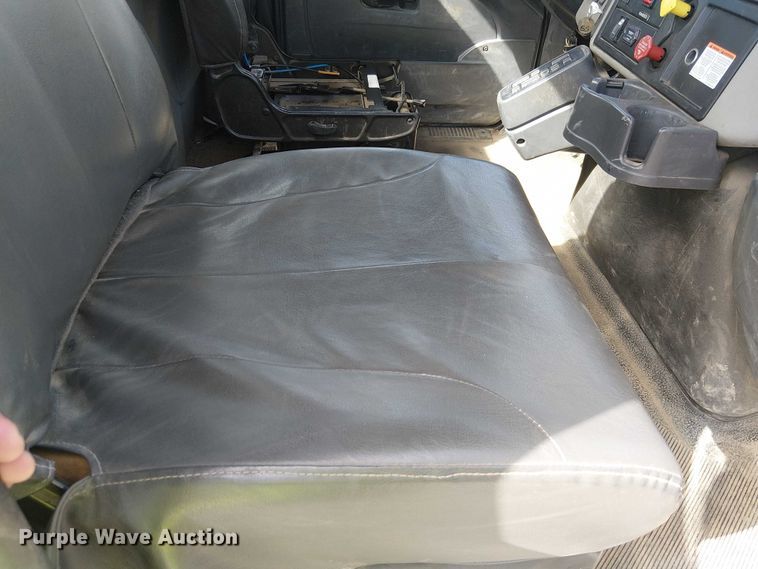 image for item YA0834 2010 International MA025 truck cab and chassis