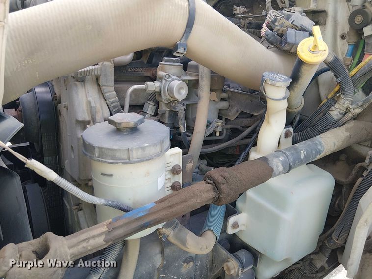 image for item YA0834 2010 International MA025 truck cab and chassis