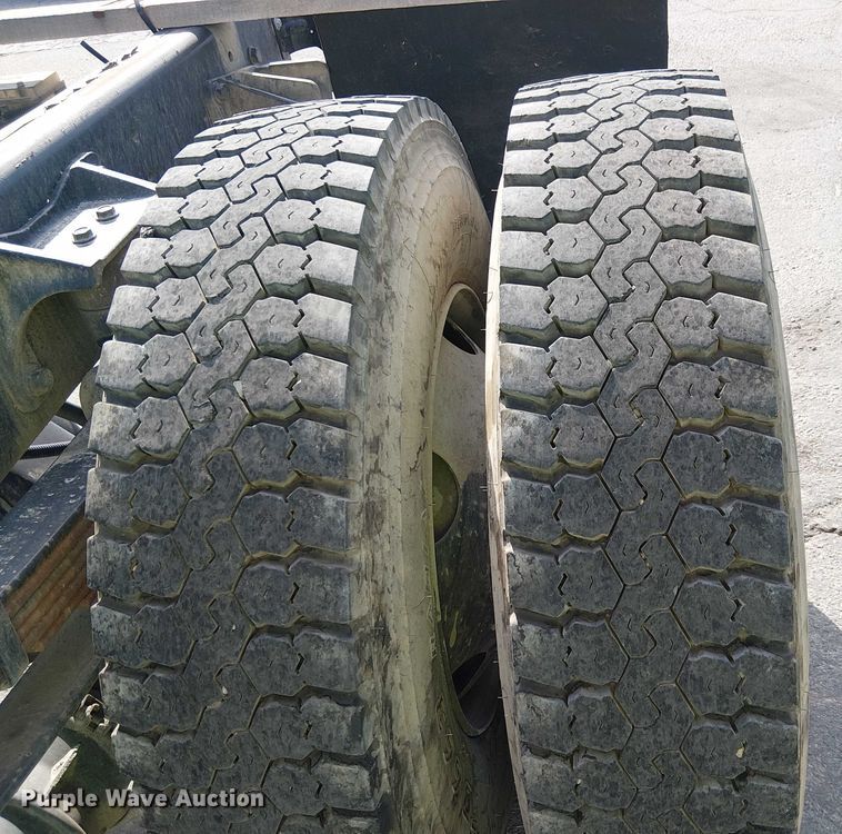 image for item YA0834 2010 International MA025 truck cab and chassis